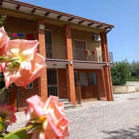 Daire In Campagna+giardino+posto Auto Free